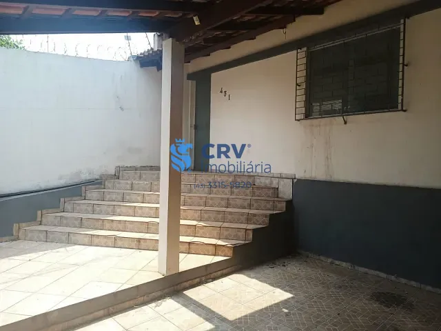 Casa com 250m² 4 quartos e 2 banheiros, à venda, no bairro Jardim Higienópolis em Londrina