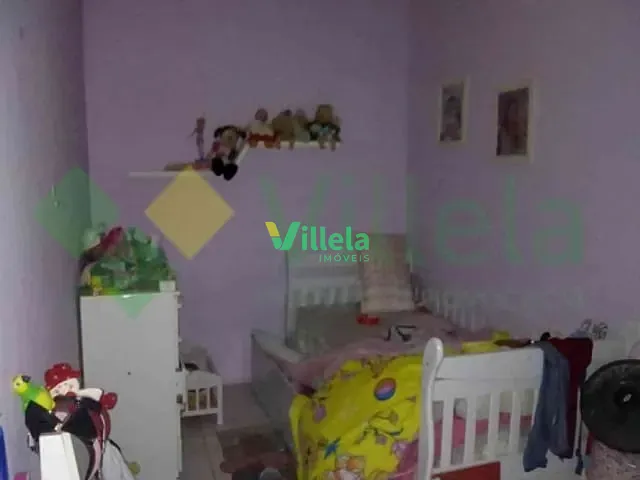 Casa 2 quartos e 2 banheiros, à venda, no bairro Jardim Pinheirinho em Itaquaquecetuba