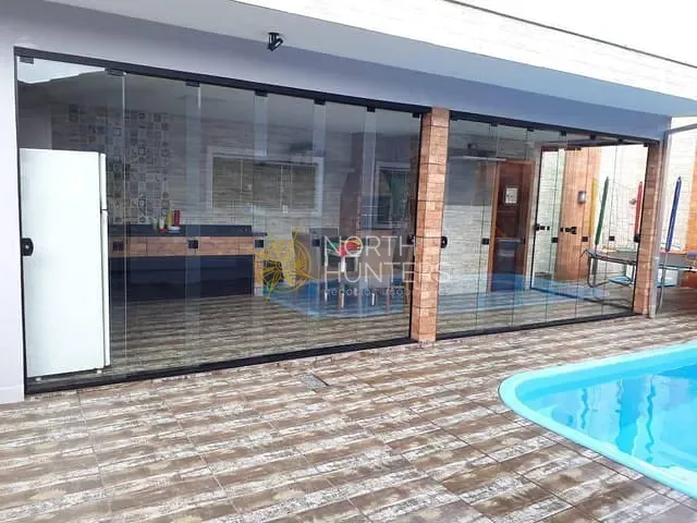 Casa com 100m² 2 quartos e 2 banheiros, à venda, no bairro Guanabara em Joinville