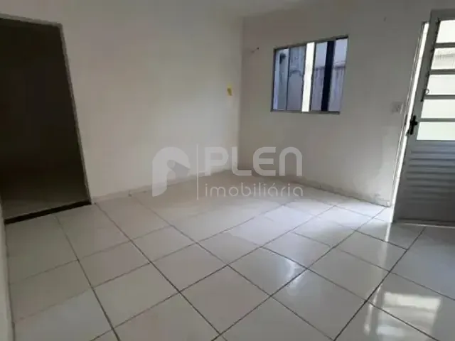 Casa 1 quarto e 1 banheiro, para alugar, no bairro Vila Roque em São Paulo