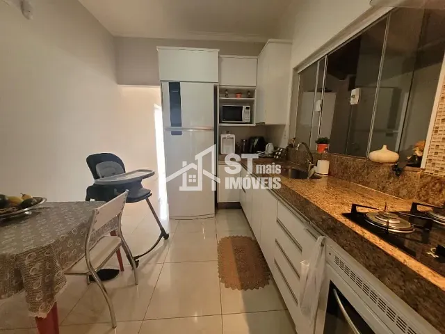 Casa com 200m² 2 quartos e 1 banheiro, à venda, no bairro Jardim Mirante em Andradas