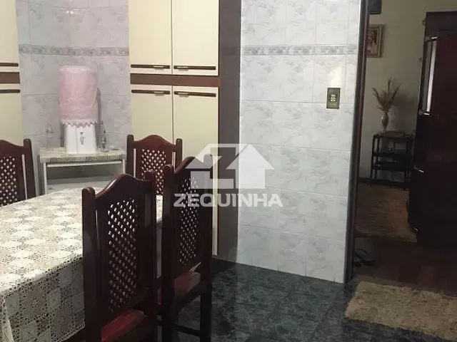 Casa com 248m² 5 quartos e 4 banheiros, à venda, no bairro Pestana em Osasco