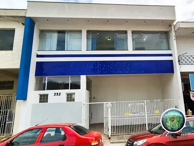 Casa à venda ou para alugar, no bairro Centro em Votorantim