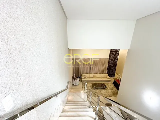 Casa 4 quartos e 4 banheiros, à venda, no bairro Centro em Formosa
