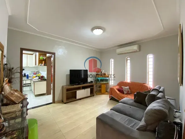 Casa com 300m² 3 quartos e 2 banheiros, à venda, no bairro Vila Bertini em Americana