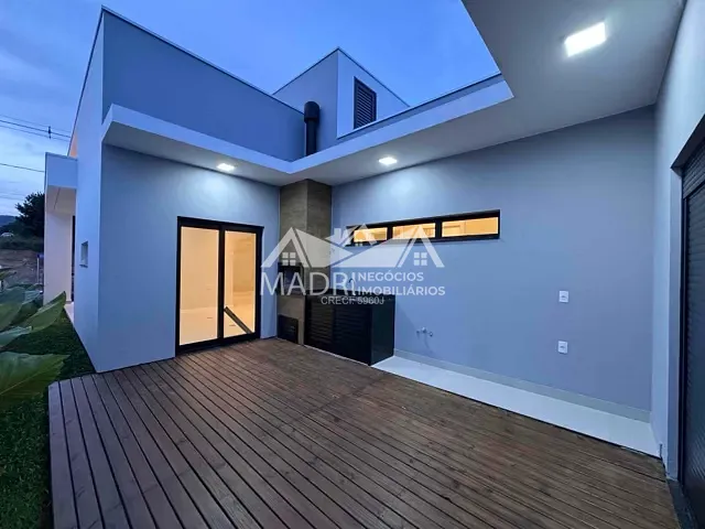 Casa com 137m² 3 quartos e 2 banheiros, à venda, no bairro Potecas em São José