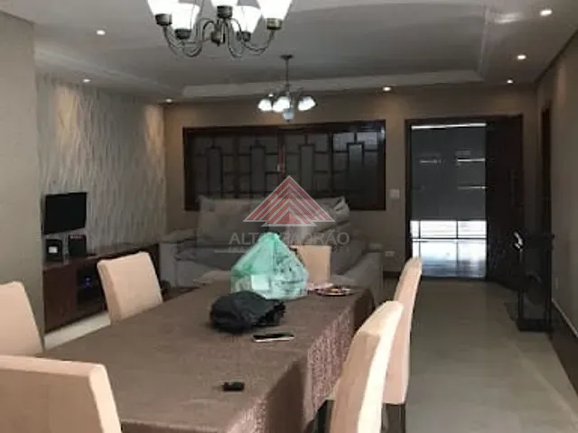Casa com 242m² 3 quartos e 1 banheiro, à venda, no bairro Matriz em Mauá