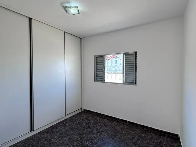 Casa 3 quartos e 1 banheiro, à venda, no bairro Novo Progresso em Contagem