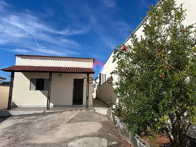 Casa 3 quartos e 1 banheiro, à venda, no bairro Novo Progresso em Contagem