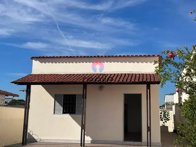 Casa 3 quartos e 1 banheiro, à venda, no bairro Novo Progresso em Contagem