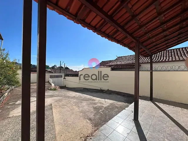 Casa 3 quartos e 1 banheiro, à venda, no bairro Novo Progresso em Contagem