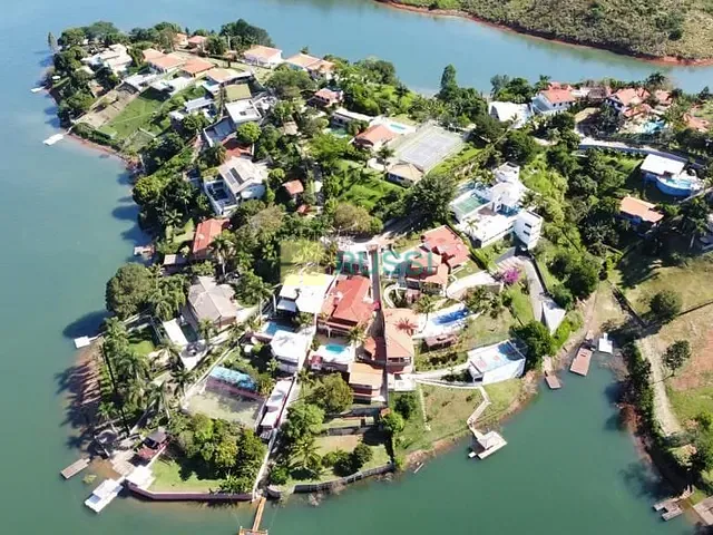 Casa com 970m² 6 quartos e 7 banheiros, à venda, no bairro Almeida Prado em Igaratá