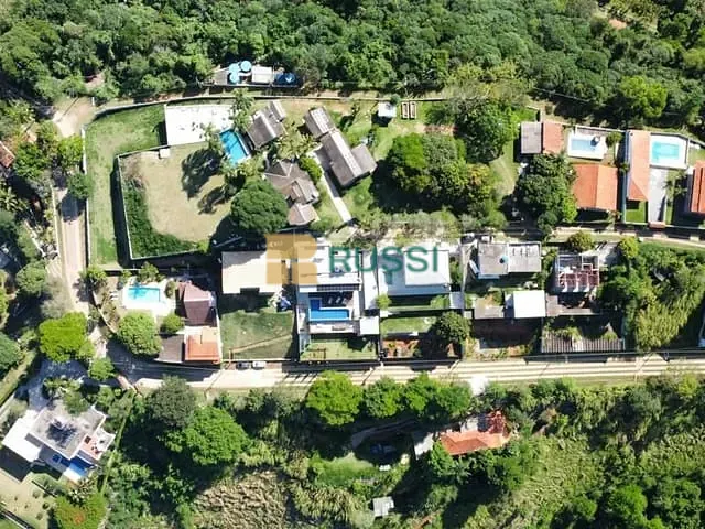 Casa com 970m² 6 quartos e 7 banheiros, à venda, no bairro Almeida Prado em Igaratá