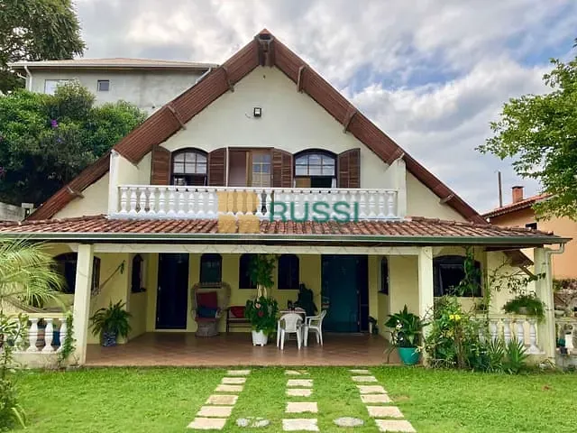 Casa com 970m² 6 quartos e 7 banheiros, à venda, no bairro Almeida Prado em Igaratá