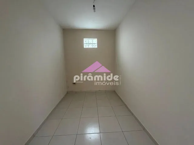 Casa com 125m² 2 quartos e 1 banheiro, à venda, no bairro Residencial Santa Paula em Jacareí