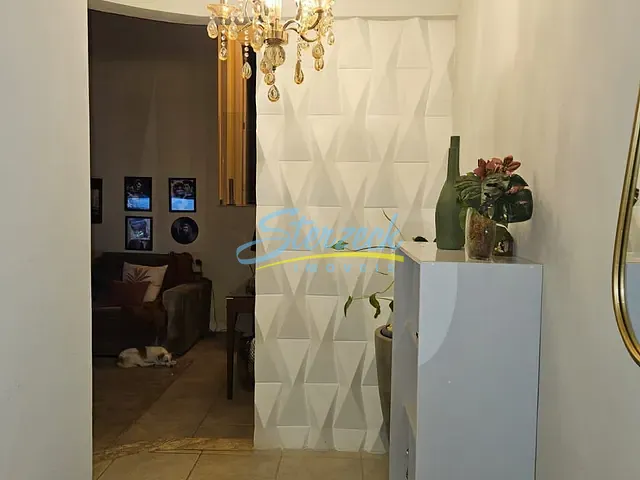 Casa com 406m² 3 quartos e 4 banheiros, à venda ou para alugar, no bairro Centro em Vinhedo