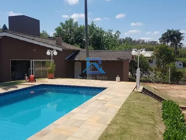 Casa com 1500m² 4 quartos e 4 banheiros, à venda, no bairro Ville Chamonix em Itatiba