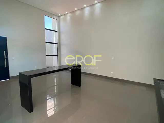 Casa 3 quartos e 2 banheiros, à venda, no bairro Parque da Colina I em Formosa