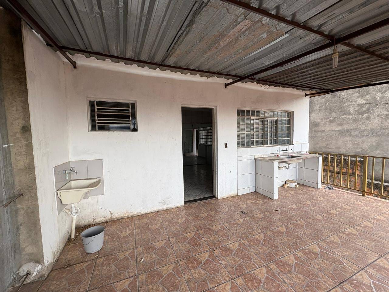 Casa para alugar com 1 quarto, 80m² - Foto 1