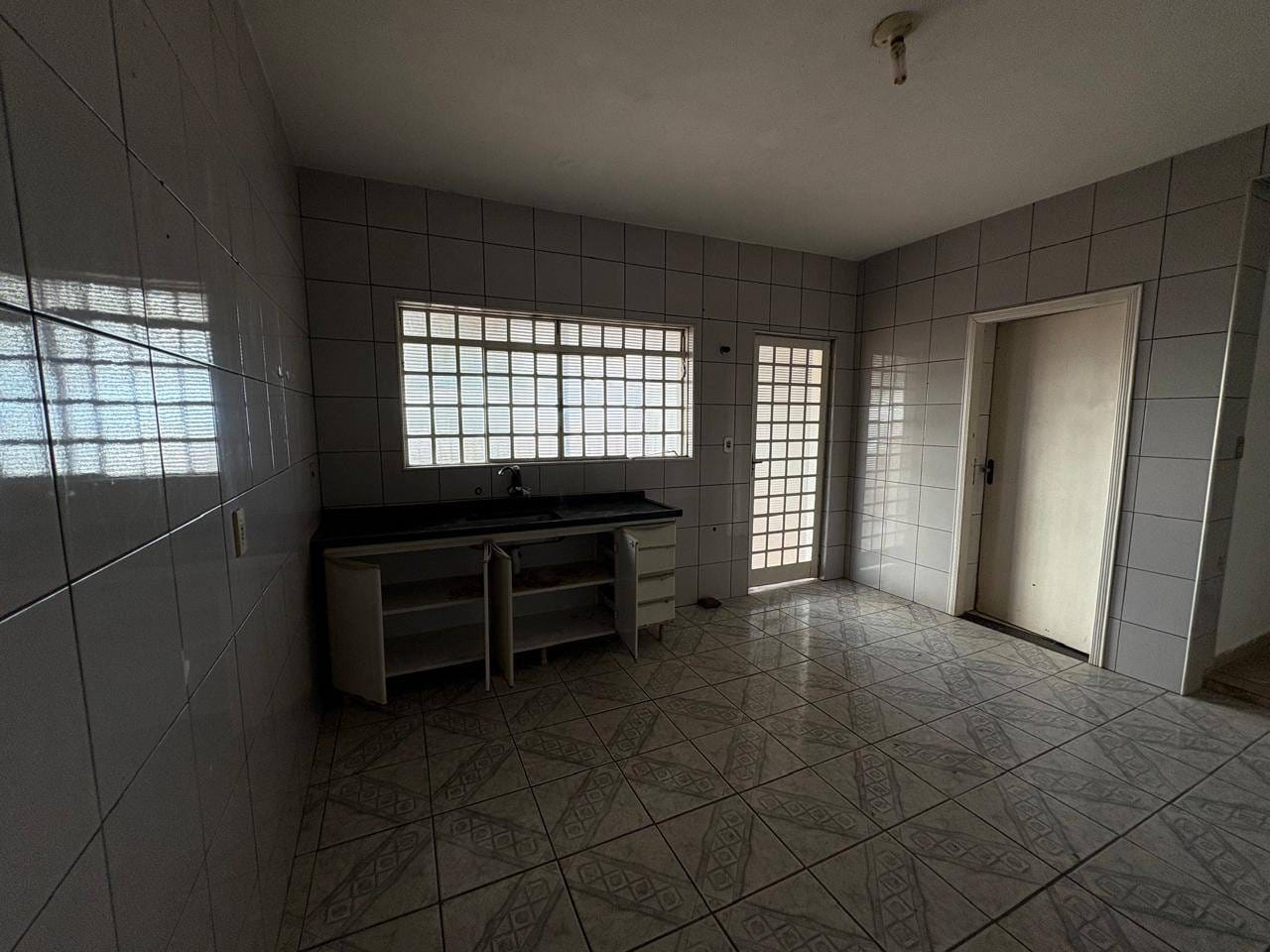 Casa para alugar com 1 quarto, 80m² - Foto 15