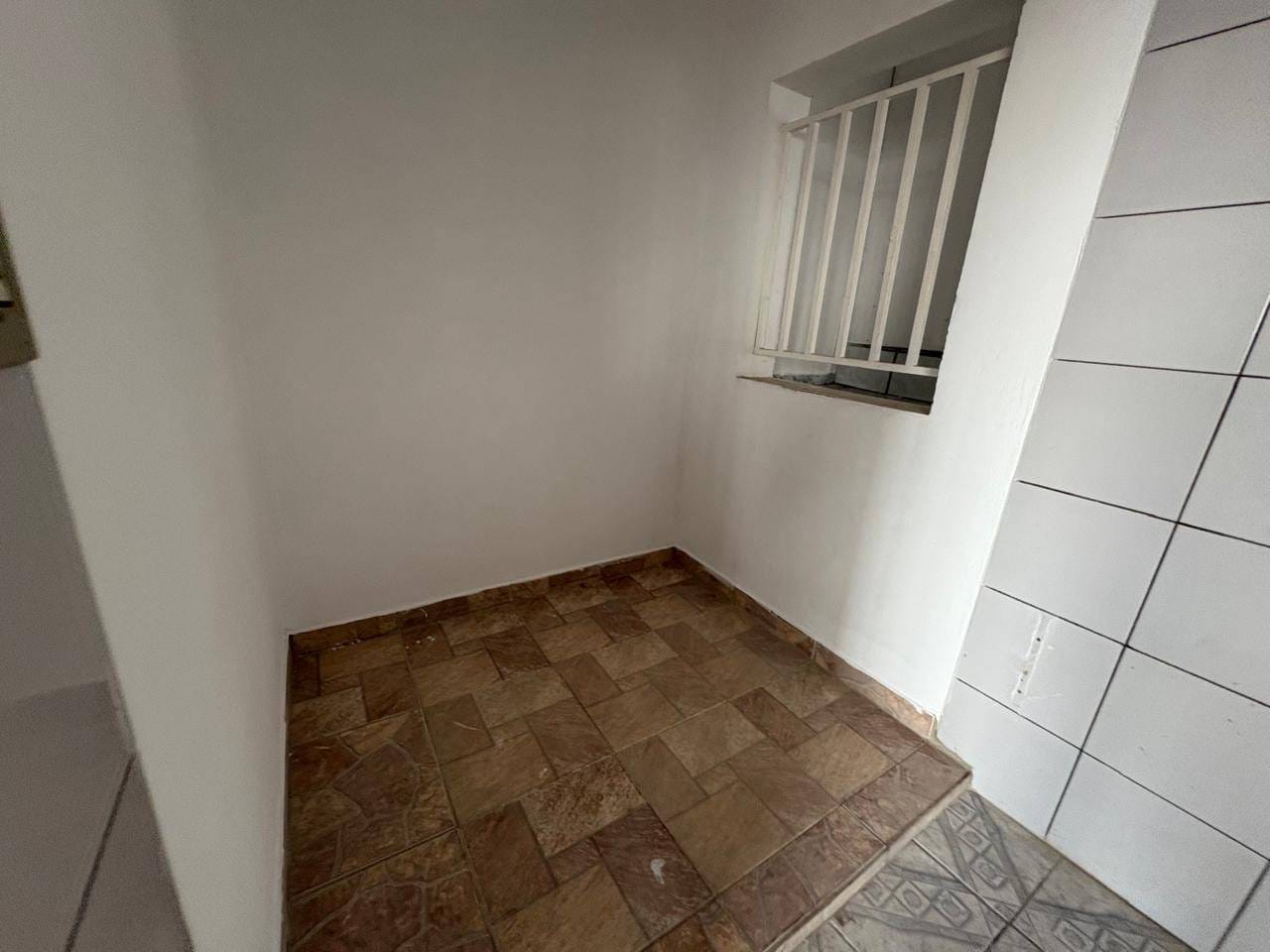 Casa para alugar com 1 quarto, 80m² - Foto 2