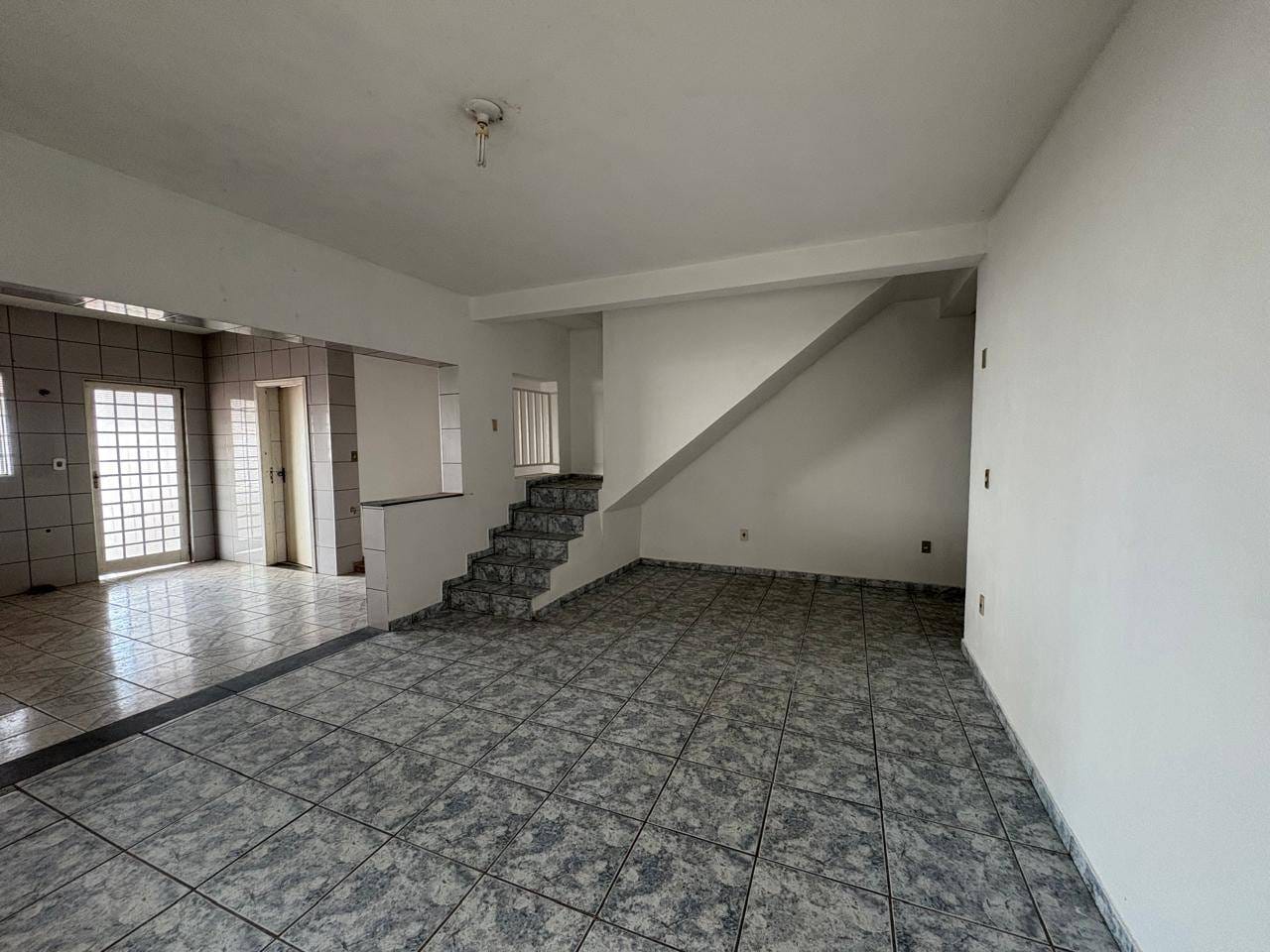 Casa para alugar com 1 quarto, 80m² - Foto 6