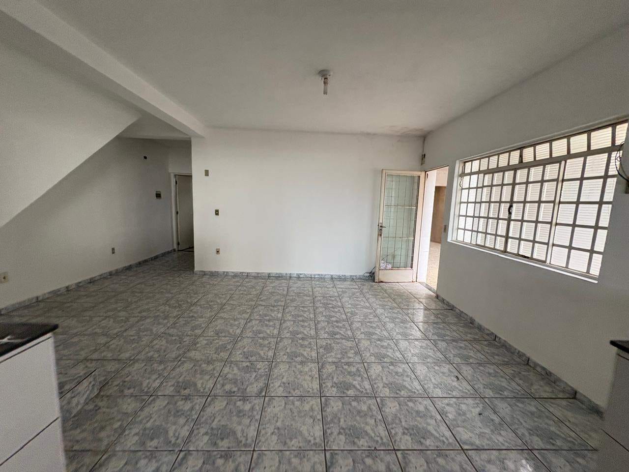Casa para alugar com 1 quarto, 80m² - Foto 8