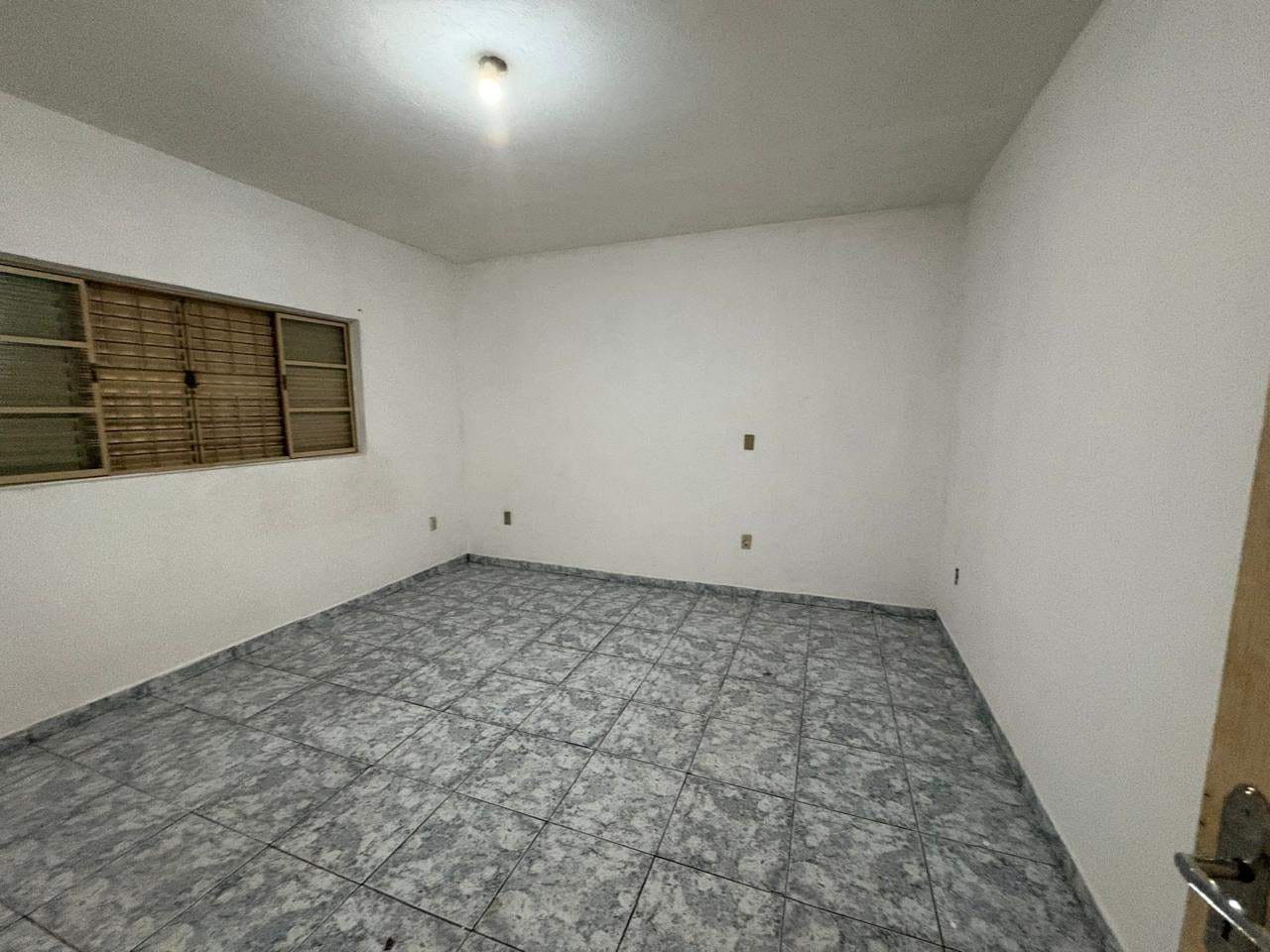 Casa para alugar com 1 quarto, 80m² - Foto 10