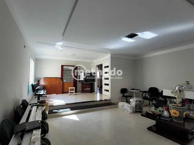 Casa com 450m² 4 quartos e 7 banheiros, à venda, no bairro Jardim São Domingos Sávio em Campinas