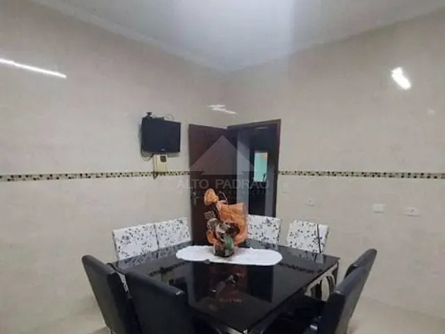 Casa com 250m² 2 quartos e 2 banheiros, à venda, no bairro Parque São Vicente em Mauá