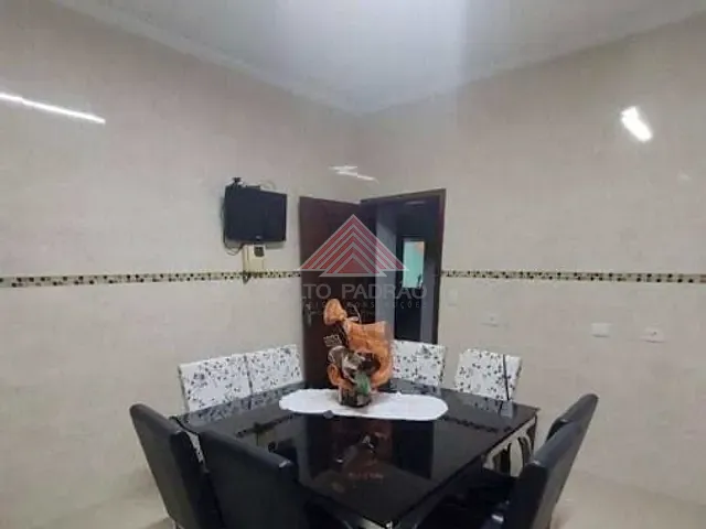 Casa com 250m² 2 quartos e 2 banheiros, à venda, no bairro Parque São Vicente em Mauá