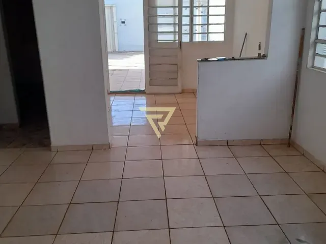 Casa com 200m² 3 quartos e 1 banheiro, à venda, no bairro Jardim Heitor Rigon em Ribeirão Preto