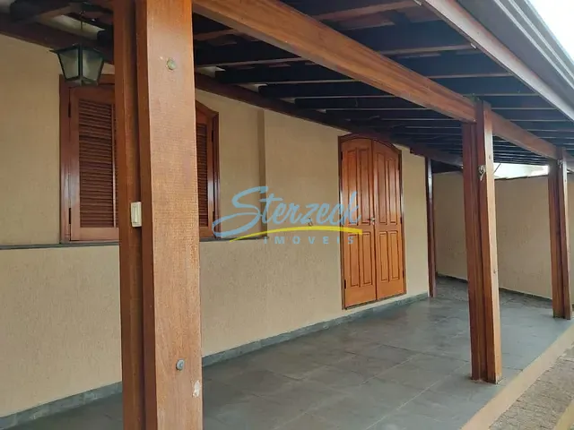 Casa com 200m² 3 quartos e 1 banheiro, à venda ou para alugar, no bairro Centro em Vinhedo