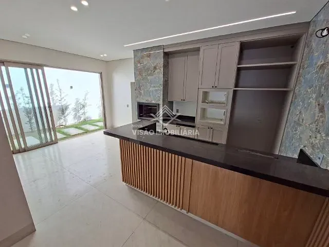 Casa 3 quartos e 4 banheiros, para alugar, no bairro Residencial Aquarela Brasil  em Sinop