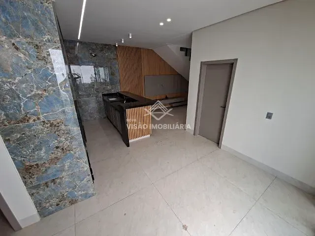 Casa 3 quartos e 4 banheiros, para alugar, no bairro Residencial Aquarela Brasil  em Sinop
