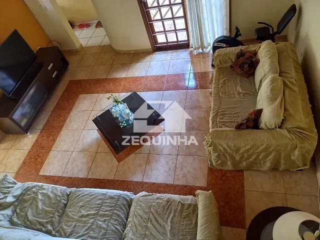 Casa com 473m² 4 quartos e 5 banheiros, à venda, no bairro Vila Yara em Osasco