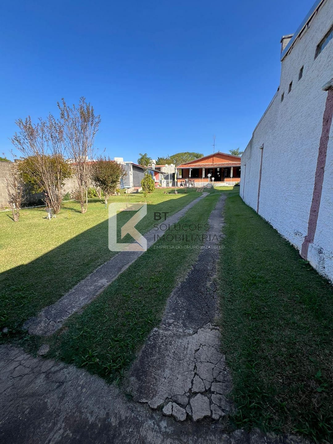 Casa à venda com 6 quartos, 1034m² - Foto 1