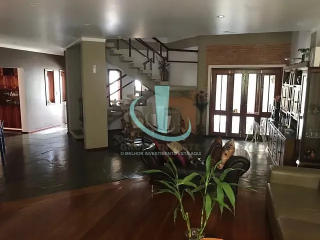 Casa com 340m² 3 quartos e 5 banheiros, à venda, no bairro VILA FERROVIÁRIA em ARARAQUARA