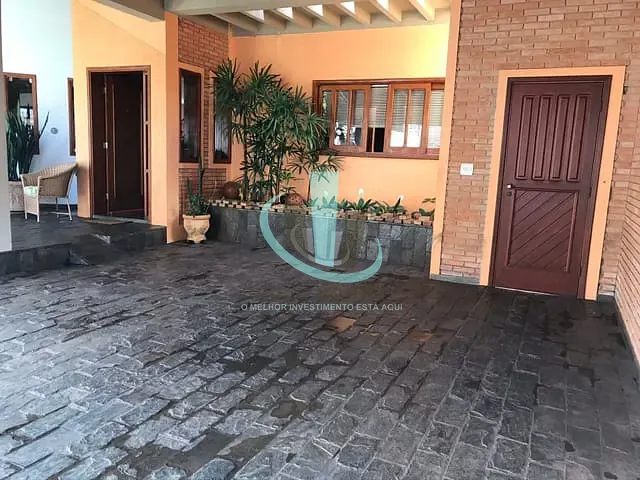 Casa com 340m² 3 quartos e 5 banheiros, à venda, no bairro VILA FERROVIÁRIA em ARARAQUARA