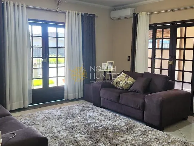 Casa com 163m² 3 quartos e 2 banheiros, à venda, no bairro Adhemar Garcia em Joinville