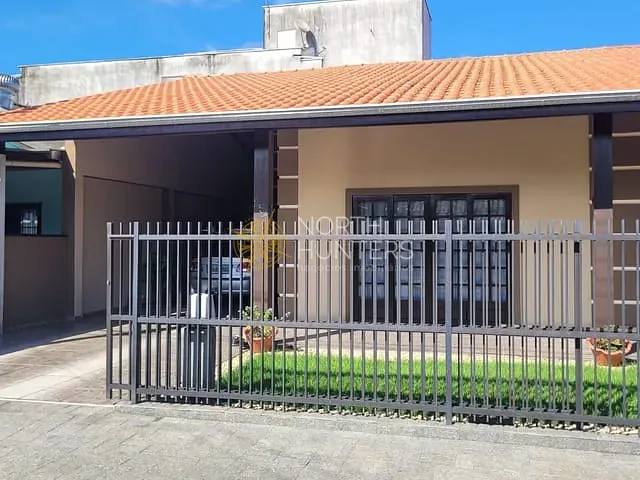 Casa com 163m² 3 quartos e 2 banheiros, à venda, no bairro Adhemar Garcia em Joinville