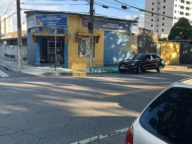 Casa com 336m² 2 quartos e 2 banheiros, à venda, no bairro Monte Castelo em São José dos Campos