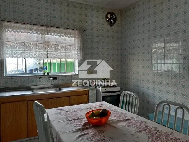 Casa com 308m² 4 quartos e 2 banheiros, à venda, no bairro Bela Vista em Osasco