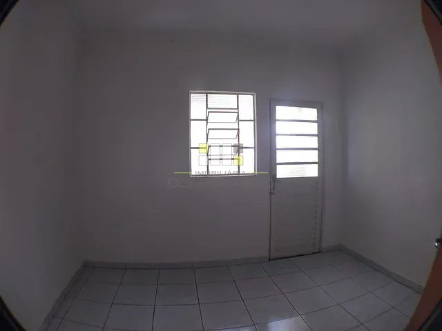 Casa com 300m² 3 quartos e 2 banheiros, à venda, no bairro Vila Menuzzo em Sumaré