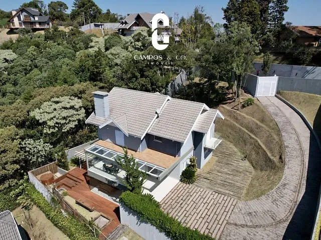Casa com 1040m² 5 quartos e 7 banheiros, à venda ou para alugar, no bairro Alto do Capivari em Campos do Jordão