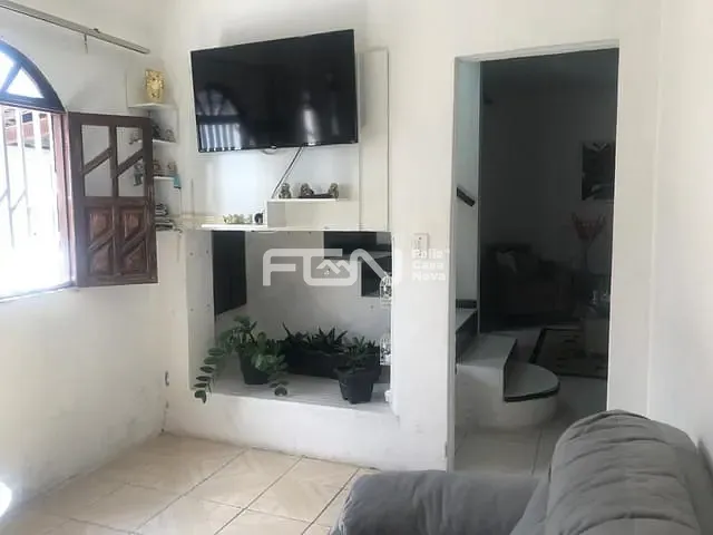 Casa com 125m² 3 quartos e 1 banheiro, à venda ou para alugar, no bairro Nova Vitória em Camaçari