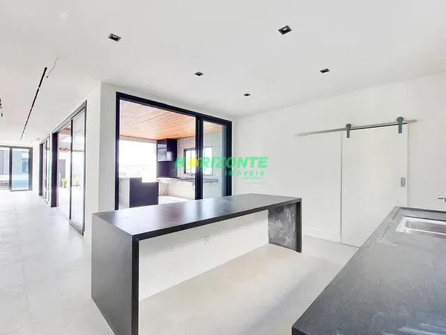 Casa com 460m² 5 quartos e 6 banheiros, à venda, no bairro Condomínio Residencial Alphaville em São José dos Campos