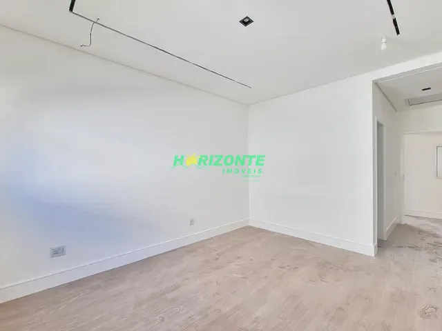 Casa com 460m² 5 quartos e 6 banheiros, à venda, no bairro Condomínio Residencial Alphaville em São José dos Campos