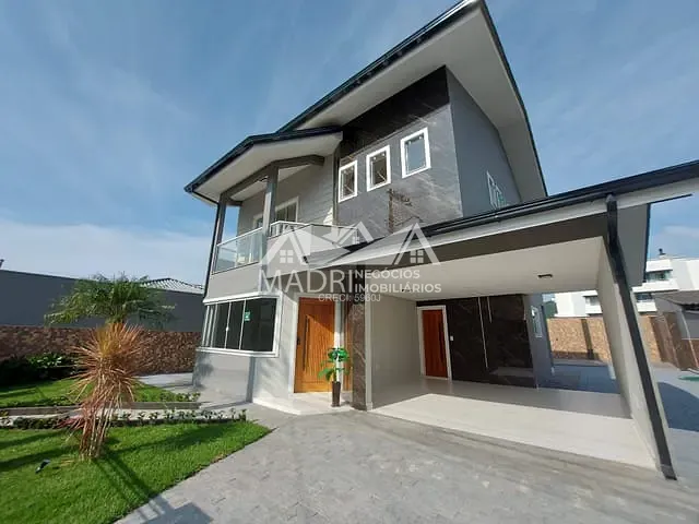 Casa 3 quartos e 2 banheiros, à venda, no bairro São Sebastião em Palhoça