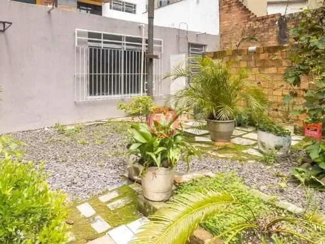 Casa com 300m², para alugar, no bairro Azenha em Porto Alegre